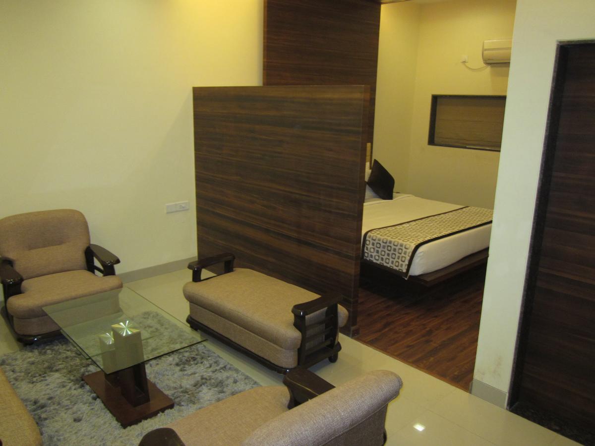 Vijaya Tej Clarks Inn Patna  Ngoại thất bức ảnh